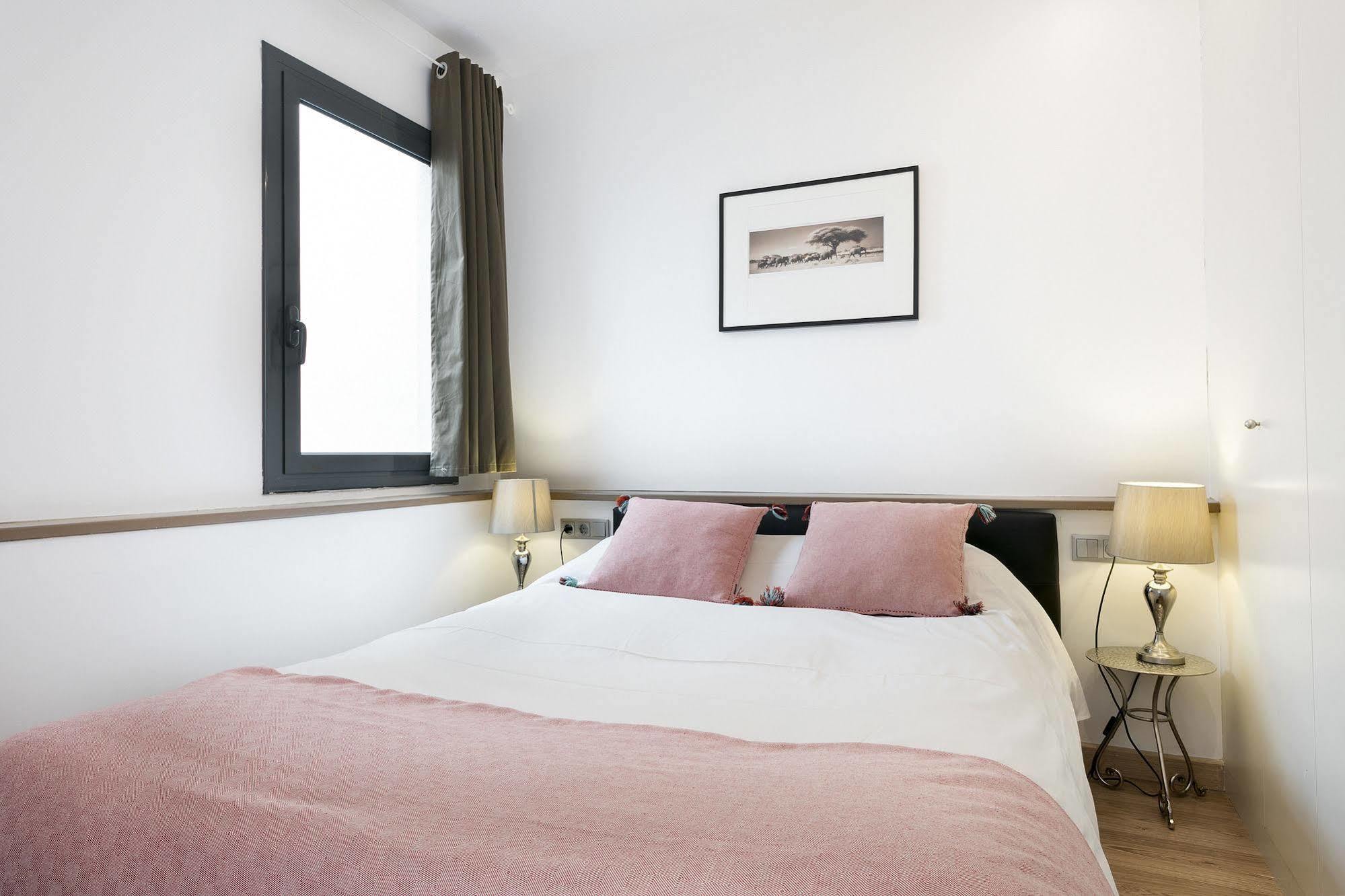 Aspasios Las Ramblas Apartments Barselona Dış mekan fotoğraf